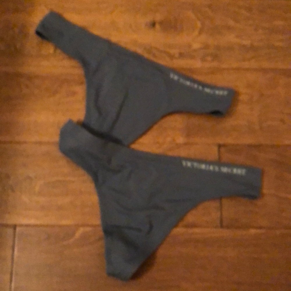 VICTORIAS SECRET THONG PANTIES